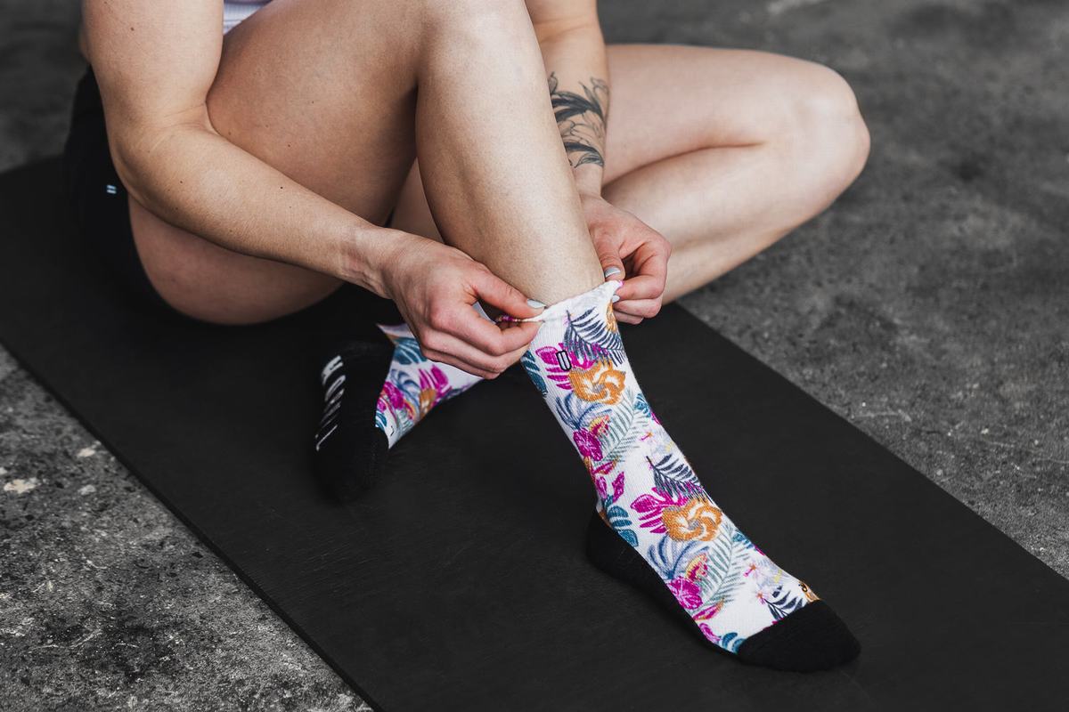 Nobull Crew Tropical Women's Socks White | Australia (SR9570)